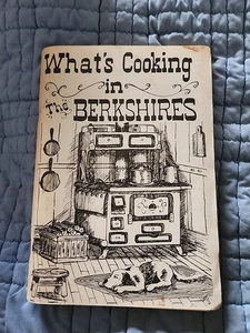 WHAT'S COOKING IN THE BERKSHIRES Cookbook By  Pittsfield Mass. MARKS PARISH-1976 - Picture 1 of 9