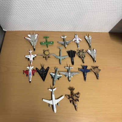 Mixed Lot Of 19 Diecast Toy Jet Planes Stealth Bombers - Image 1 of 4