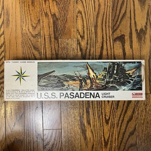Kit incrociatore leggero originale Renwal USS Pasadena n. 612 - Ottime condizioni - Foto 1 di 6