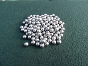 100 8.4mm approx round lead balls catapult slingshot ammo - Picture 1 of 3
