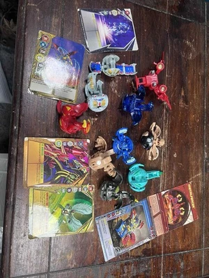 Lote de 10 Bakugan Brattle Brawlers con 4 cartas de puerta y 2 cartas de habilidad LEER DESC Foto 1 de 3