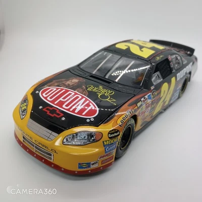 Jeff Gordon #24 DuPont The Wizard of Oz Chevy Monte Carlo 1:24 Scale Diecast Car - Image 1 of 4