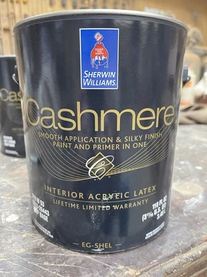 Interior de cachemir Sherwin Williams de 1 galón con cáscara de huevo / 7075 gris red Foto 1 de 2
