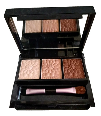 Avon Mark Color Swing Eyeshadow. 6-in-1￼ Compact. New in box. - Image 1 of 3
