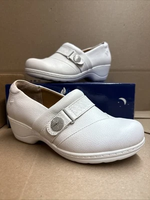 Women’s Nurse Mates Kris pillowTop lightweight Clog 8.5W White Leather - Image 1 of 4