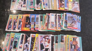 cecil fielder 112 card lot free shipping nice shape - Picture 1 of 3