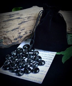 25 GLASS RUNE STONES & Velvet BAG Wicca Pagan Witchcraft Runes Divination - Picture 1 of 2