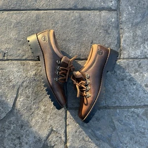 Vintage Low Cut Brown Timberland Boots - Picture 1 of 8