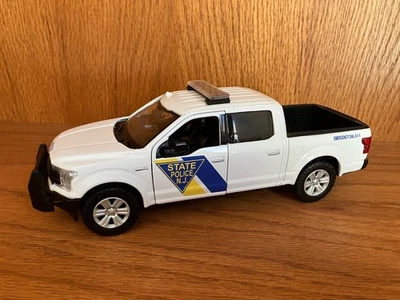 Motormax New Jersey State Police 2019 Ford F-150 Lariat Crew Cab - Image 1 of 4