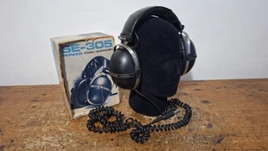 PIONEER SE-305 OVER THE EAR STEREO HEADPHONES RETRO CLASSIC 6.35mm. - Picture 1 of 5