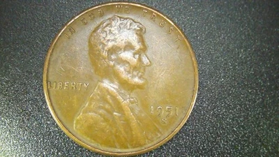 1951 S Lincoln Wheat Cent,"Cracked Die Thru Wheat Stalk” - Image 1 of 4