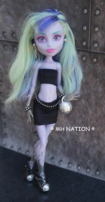 Monster High ROCKER Outfit & Accessories - NO DOLL - Image 1 of 4