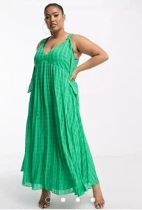 ASOS DESIGN Curve jacquard plaid plunge neck midi dress with tie straps 16 Green - Picture 1 of 12