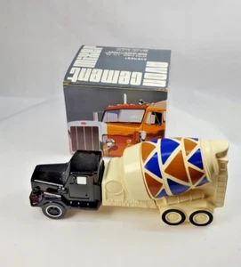 ZEMENTMISCHER! ! Avon Cologne Volle Flasche Oldtimer After Shave und Talkum - Bild 1 von 6
