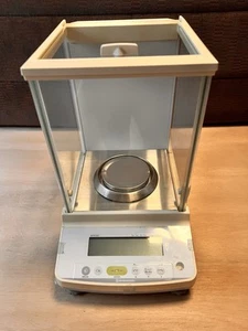 Shimadzu ATX124 Analytical Balance  120g. Scale ￼ - Picture 1 of 4