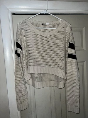 Womans BDG Urban Outfitters High Low Sweater Small - Image 1 of 4