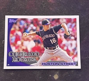 TOPPS 2010 MLB HUSTON STREET #147 PITCHER COLORADO ROCKIES BASEBALL CARD - Picture 1 of 2