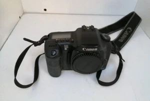 Canon EOS 10D 6.3 MP Digital SLR Camera - Picture 1 of 15