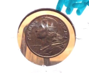 CIRCULATED 1977 5 CENTIMES FRENCH COIN! (81615) - Picture 1 of 3