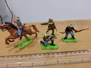 1971 Britains Deetail American US 7th Cavalry X4 Poses With Custer - Picture 1 of 4