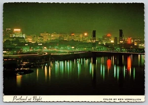 Postal Oregon Portland de noche sobre el río Willamette 7A - Imagen 1 de 2