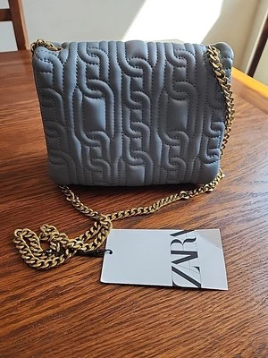 全新带标签 Zara 浅蓝色绗缝交叉  — 第 1/2 张图片