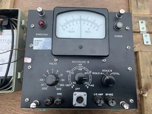 Voltímetro electrónico ME-111/U. Ex MOD - Imagen 1 de 5