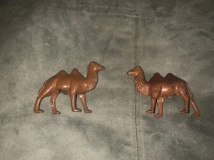 2 VINTAGE AMERICAN METAL TOYS. Camels. Very Good Condition. - Picture 1 of 6