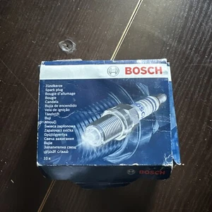 Lot Of 10 Bosch 9750 ZQR8SI302 Iridium OEM Replacement Solid Spark Plugs - Picture 1 of 6