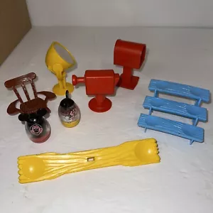 Vintage 1976 MICKEY MOUSE CLUB WEEBLES Hasbro karen chair mailbox camera bleache - Picture 1 of 9