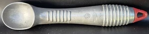 Vollrath (rote Spitze) 3 Unzen Aluminiumguss Eisportionierer [#47279] [sehr selten] (sehr guter Zustand) - Bild 1 von 5