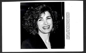 1989 Anne Archer Promoting on 'Entertainment Tonight" TV Media Release 8"x5" - Picture 1 of 2