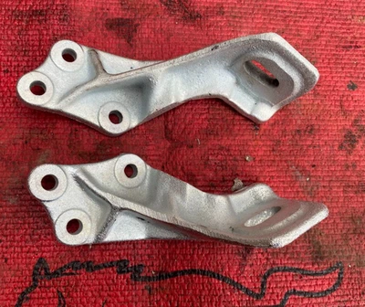 Mustang 1968 6 cilindros 200 cid montaje inferior del motor lado izquierdo del conductor pieza Ford Foto 1 de 3