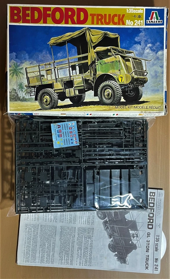 ITALERI 241 - BEDFORD TRUCK - 1/35 PLASTIC KIT - Immagine 1 di 1