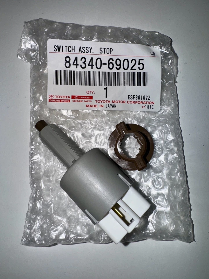 GENUINE TOYOTA 4RUNNER RAV4 CAMRY TACOMA SCION tC STOP LAMP SWITCH 84340-69025 - Image 1 of 2