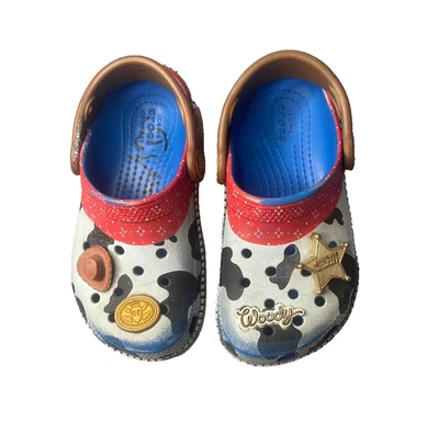 ZAPATOS ZUECO CLÁSICOS LEÑOSOS CROCS X TOY STORY PARA NIÑOS PEQUEÑOS Talla C 9 Foto 1 de 4