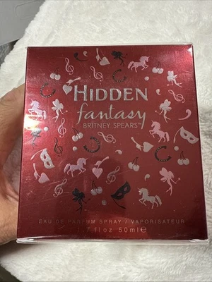 Hidden Fantasy By Britney Spears 女士淡香精 1.7 液量盎司 50 毫升喷雾 — 第 1/4 张图片