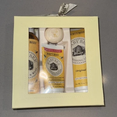 Burt's Bees Baby - Caja Juego de artículos de tocador de 4 piezas Foto 1 de 4