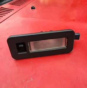 1995-1997 Jimmy Blazer Genuine GM OEM Dome Light Assembly Part #15686561 - Picture 1 of 5