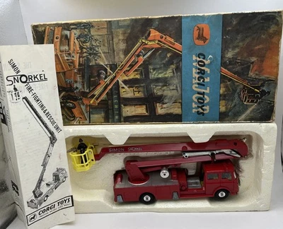 Corgi Major 1127 Simon Snorkel Bedford Fire Engine. N Mint In Original Box - Image 1 of 4