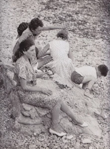 Silvana Mangano in spiaggia con i figli. Anni 50'. FOTO ORIGINALE. Cm.30x24 - Picture 1 of 3