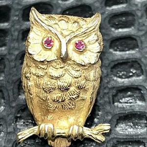 Yellow 14k Gold Owl Pin Brooch Estate Ruby Eyes 12.6 Grams Signed - Picture 1 of 8