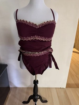 Traje de baño Tankini de 3 piezas con parte superior, parte inferior, falda roja con contorno rosa Foto 1 de 4