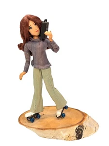 Vintage Peggy Kilgore Corn Husk Puppe Mädchen Rollschuh mit Ghettoblaster Radio 1981 - Bild 1 von 8