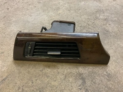 06-08 Tapicería de ventilación de aire para tablero izquierdo BMW 328i E90 51457132853 7162853 b51a Foto 1 de 4