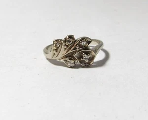 SOLID 14K WHITE GOLD FLORAL RING W / NATURAL DIAMONDS - Picture 1 of 4