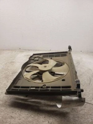 Conjunto de ventilador de radiador Toyota Matrix mercado de Canadá 2009-2014 OEM Foto 1 de 4