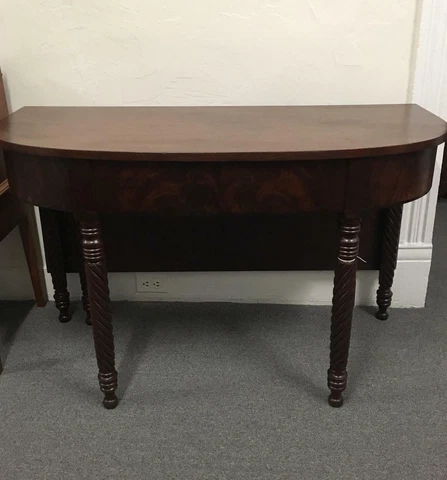 Sheraton Mahogany Drop-Leaf Table Banquet End Table Circa 1810 Cover