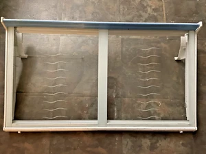 GE Crisper Schubladenabdeckrahmen mit Glasablage von Kenmore Modell 363.78595895 - Bild 1 von 10
