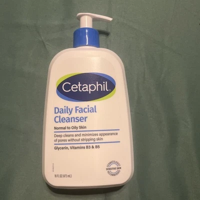 Limpiador facial diario Cetaphil, 16 fl oz (473 ml) piel normal a grasa Foto 1 de 2